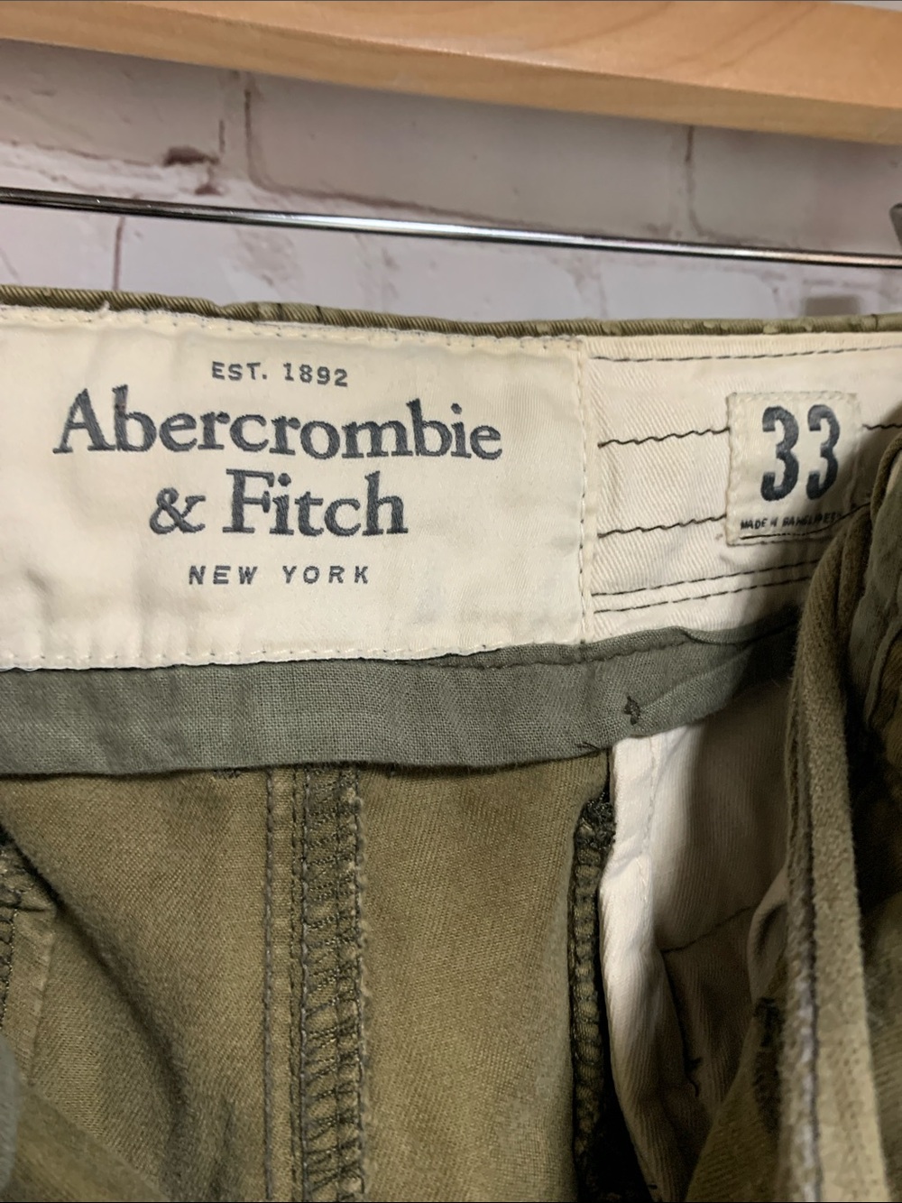 Vtg Abercrombie & Fitch Olive Distressed Cargo Paratrooper Y2K Shorts Size 33 - Picture 2 of 8